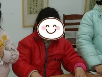 小利想要150的棉服，修正带，黑色签字笔